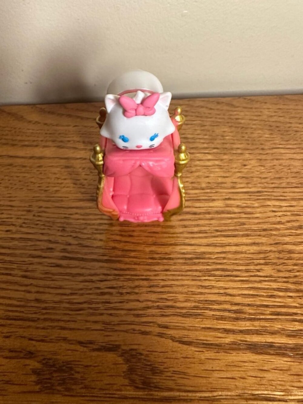 Disney Tsum Tsum Marie Aristocats Figure Pink Canopy Bed Accessory blind bag